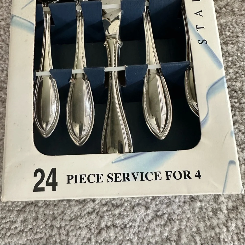 Oneida AMERICAN HARMONY Silver Stainless Steel 18/8 Flatware Set 24 PC NEW